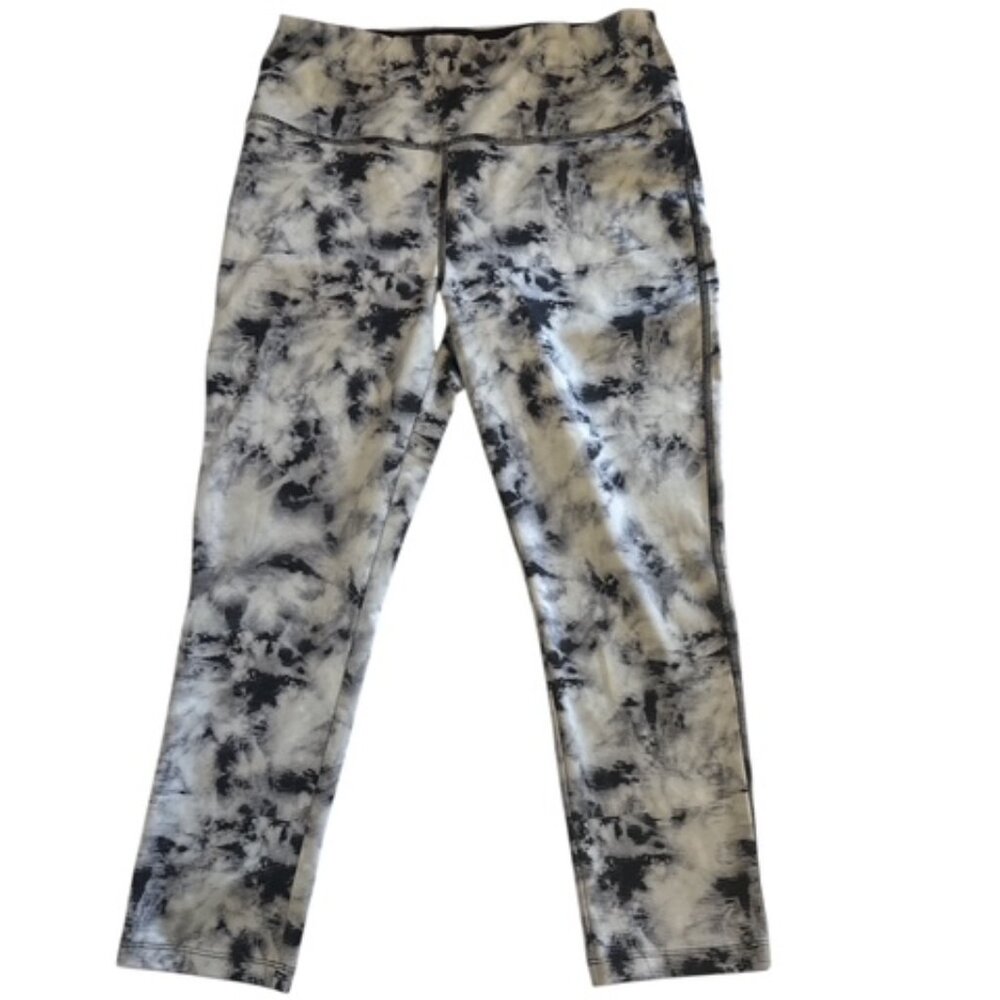 Women's Vogo Athletica Leggings Medium Capri Black White Athleisure Fitfashion